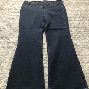 EUC women’s Old Navy Curvy Profile bootcut jeans sz 12 short